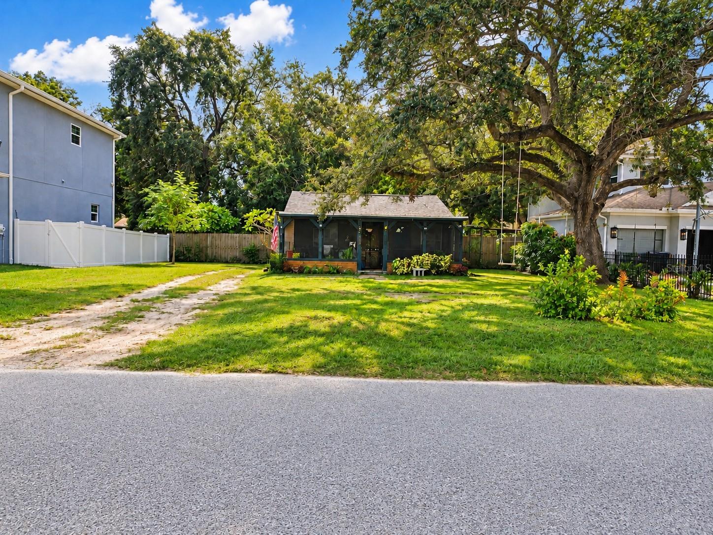 Photo 1 of Single family home for sale at 3707 W Bay Ave, Tampa, FL 33611 | MLS# A4710701 | Listing updated on 2026-10-24