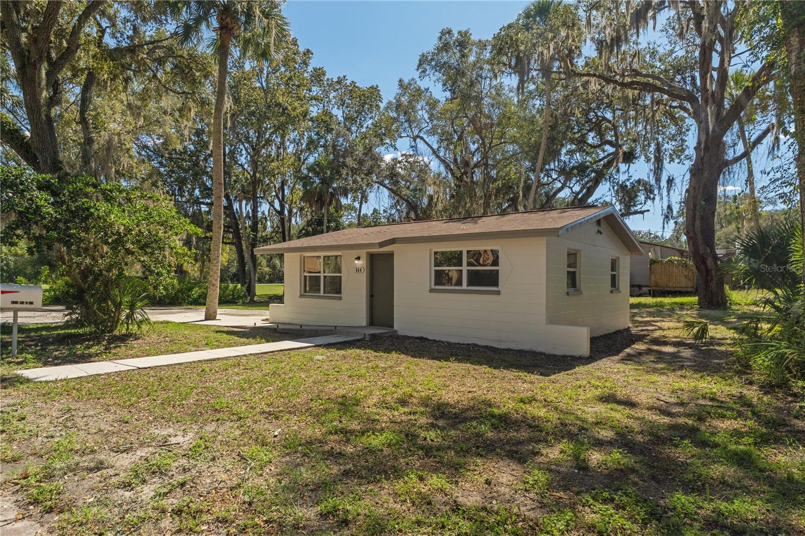 Photo 2 of Single family home for sale at 654 Ne 2nd Street, Crystal River, FL 34429 | MLS# GC544411 | Listing updated on 2026-10-23