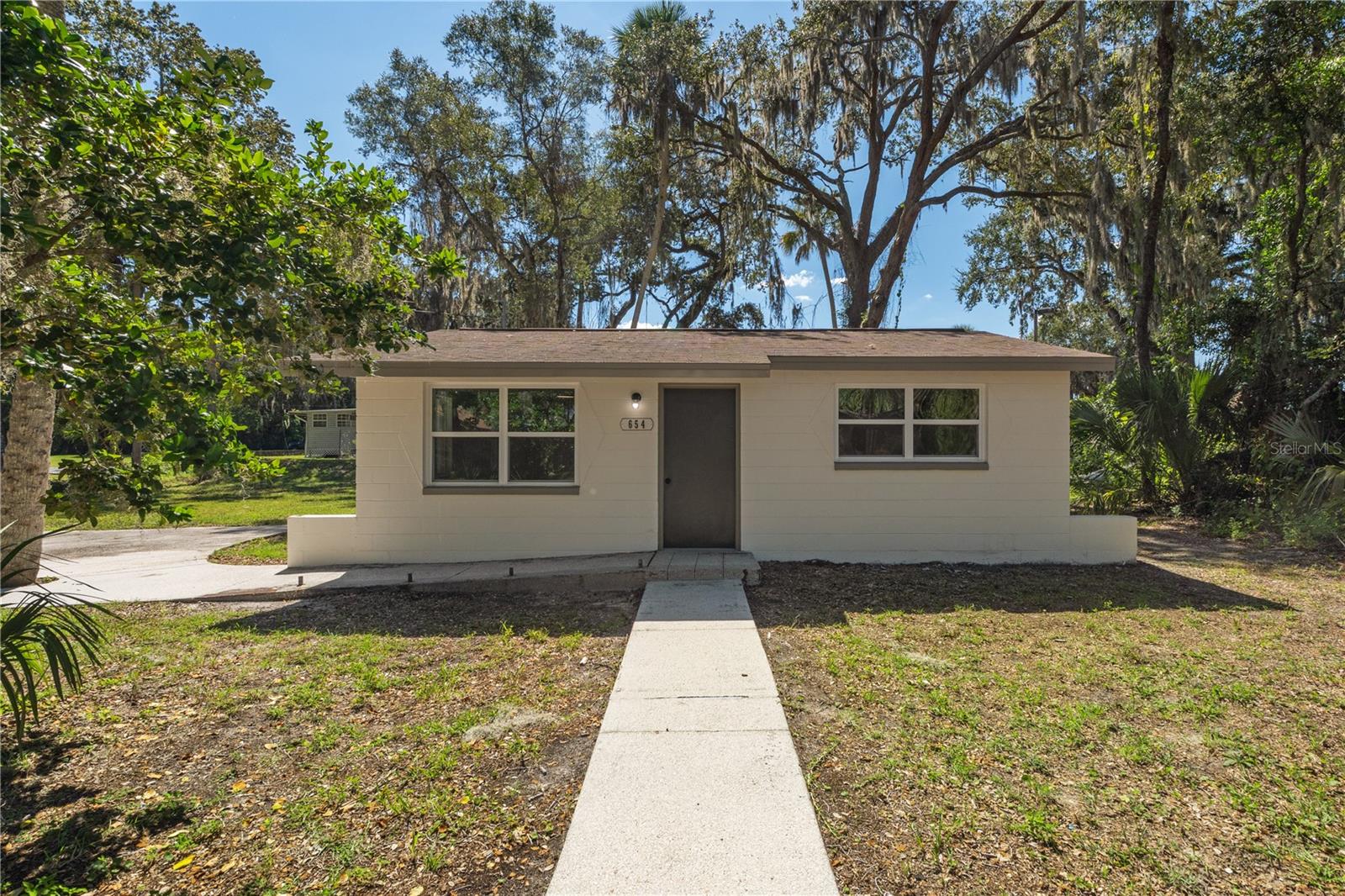 Photo 1 of Single family home for sale at 654 Ne 2nd Street, Crystal River, FL 34429 | MLS# GC544411 | Listing updated on 2026-10-23