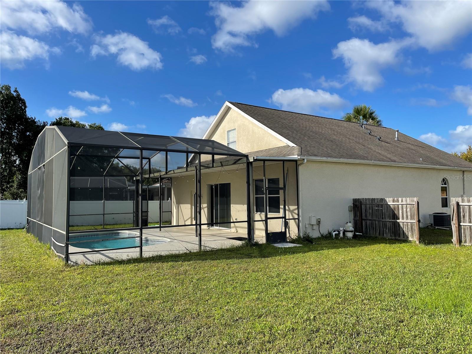 Photo 2 of Single family home for sale at 1322 Royal Saint George Dr, Orlando, FL 32828 | MLS# S5160124 | Listing updated on 2026-10-24