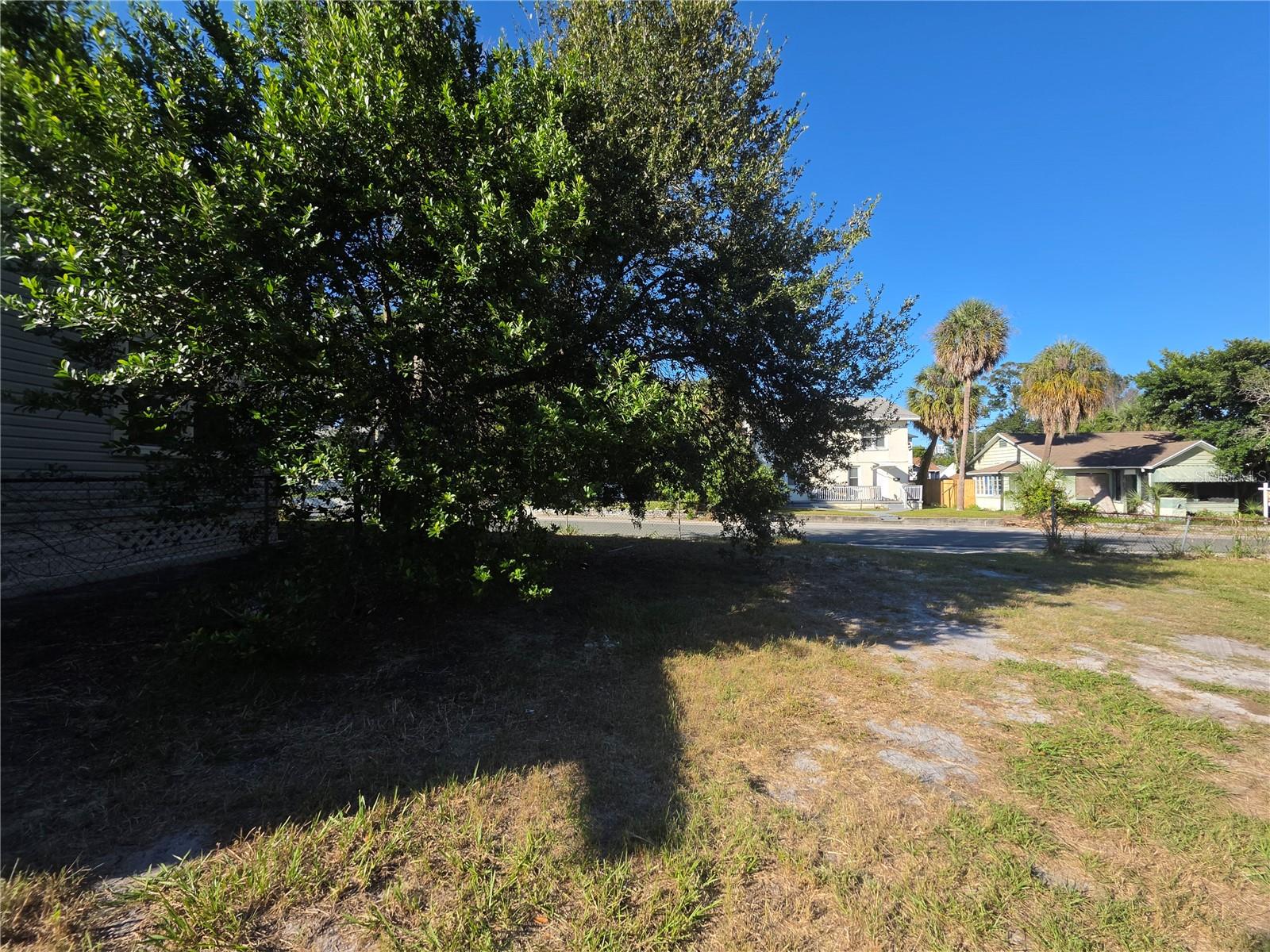 Photo 3 of Land for sale at 820 Paris Ave S, Saint Petersburg, FL 33701 | MLS# TB8561176 | Listing updated on 2026-10-24