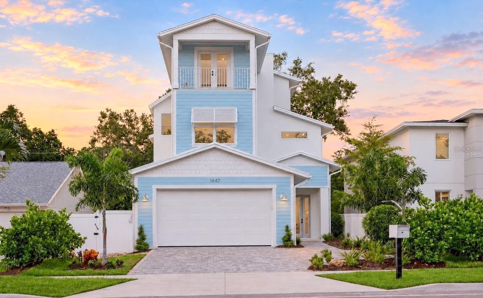 Photo 1 of Single family home for sale at 1647 Siesta Dr, Sarasota, FL 34239 | MLS# A4710780 | Listing updated on 2026-10-26