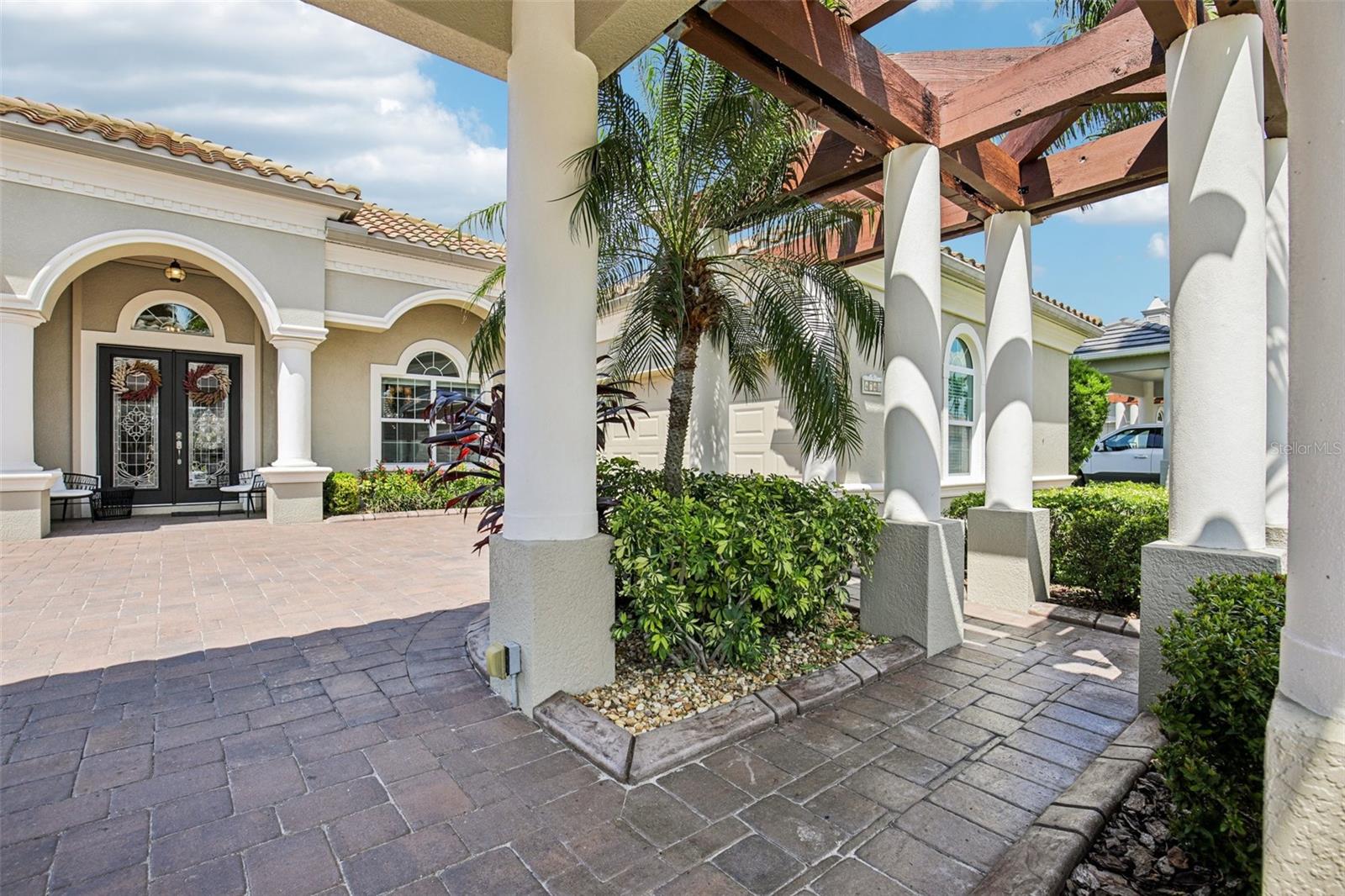 Photo 3 of Single family home for sale at 4741 Mainsail Dr, Bradenton, FL 34208 | MLS# A4710782 | Listing updated on 2026-10-26