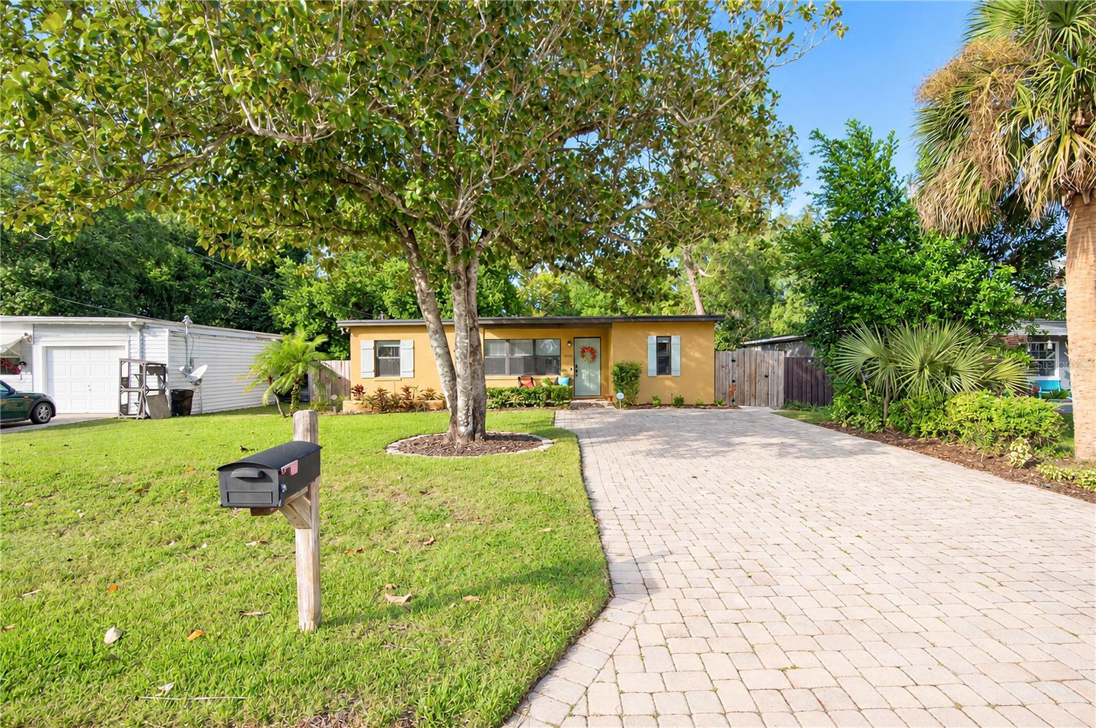 Single family home for sale at 1935 Azalea Ave, WINTER PARK, FL 32792 | MLS# O6453931