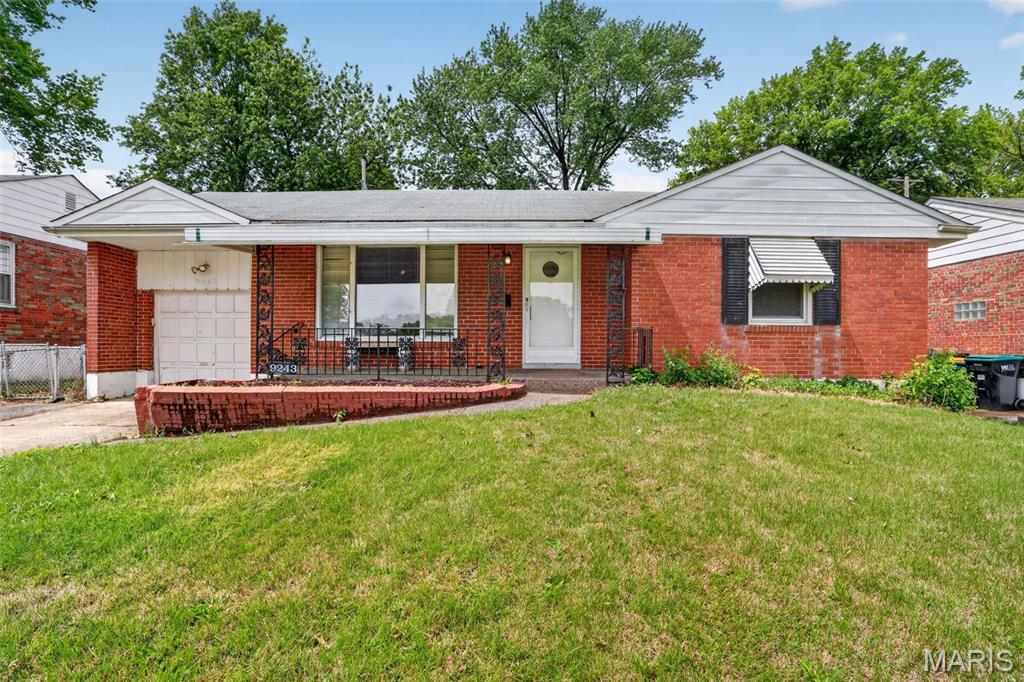 Photo 4 of Sale Pending at 9243 Filibert Dr, Saint Louis, MO 63137 | MLS# MIS26024781 | Listing updated on 2026-09-24