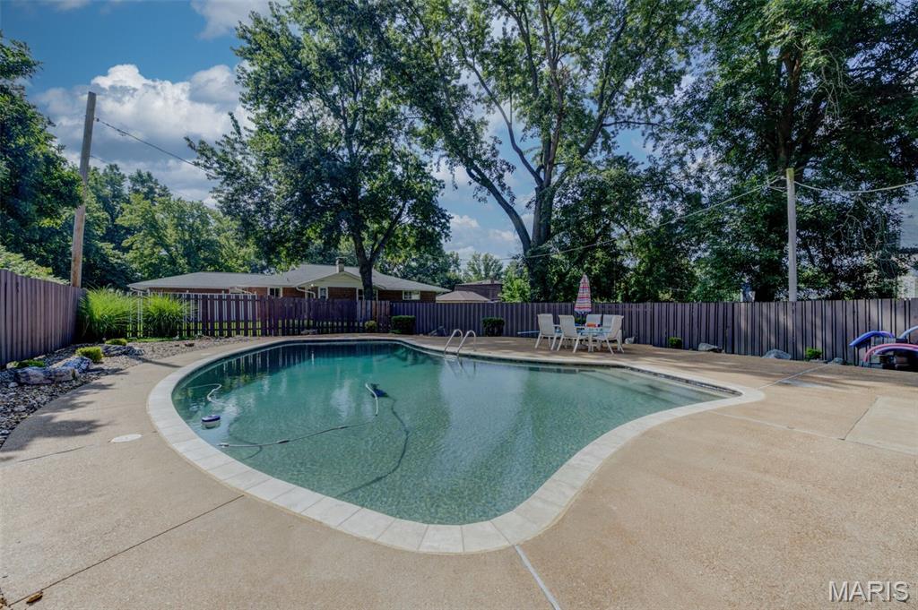 Photo 4 of Single family home for sale at 13248 Hobnail Dr, Saint Louis, MO 63146 | MLS# MIS26030631 | Listing updated on 2026-09-21