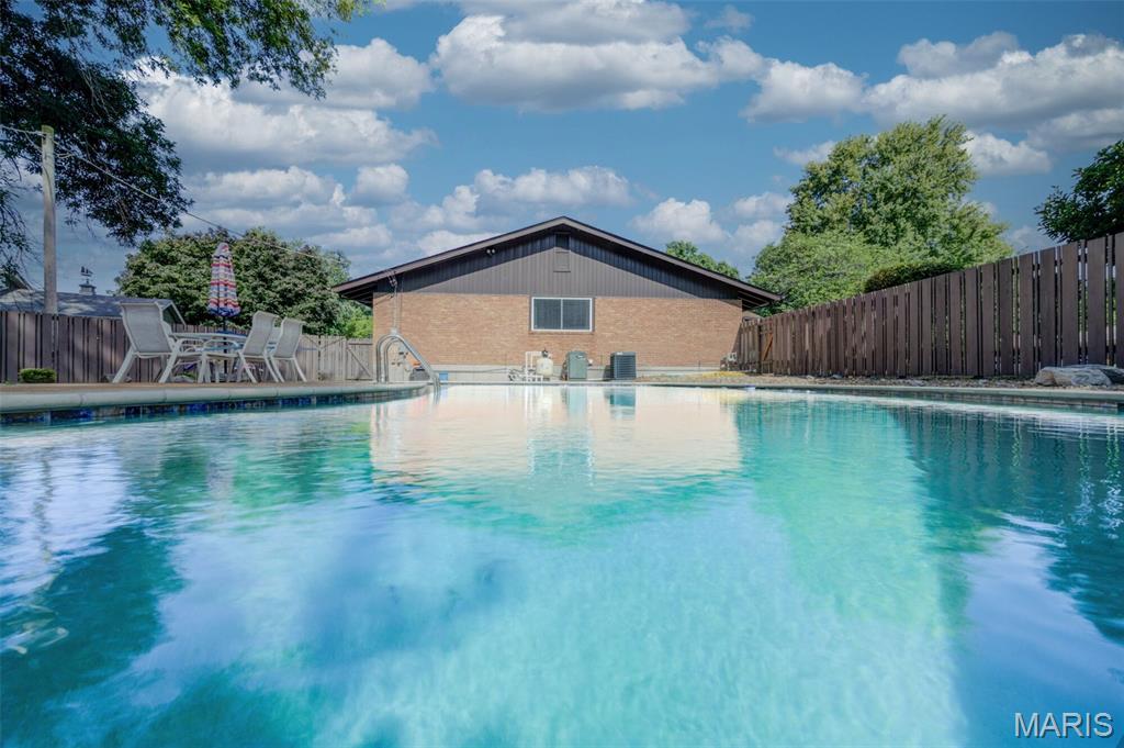 Photo 3 of Single family home for sale at 13248 Hobnail Dr, Saint Louis, MO 63146 | MLS# MIS26030631 | Listing updated on 2026-09-21