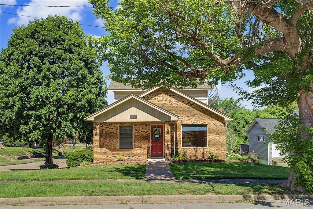 Single family home for sale at 601 N Sunset Blvd, Cape Girardeau, MO 63701 | MLS# MIS26034179