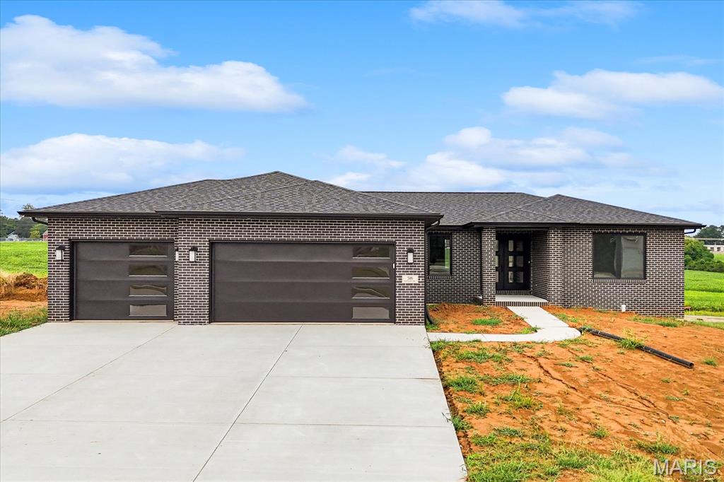 Photo 1 of Single family home for sale at 516 Hayden Dr, Waterloo, IL 62298 | MLS# MIS26036157 | Listing updated on 2026-09-21