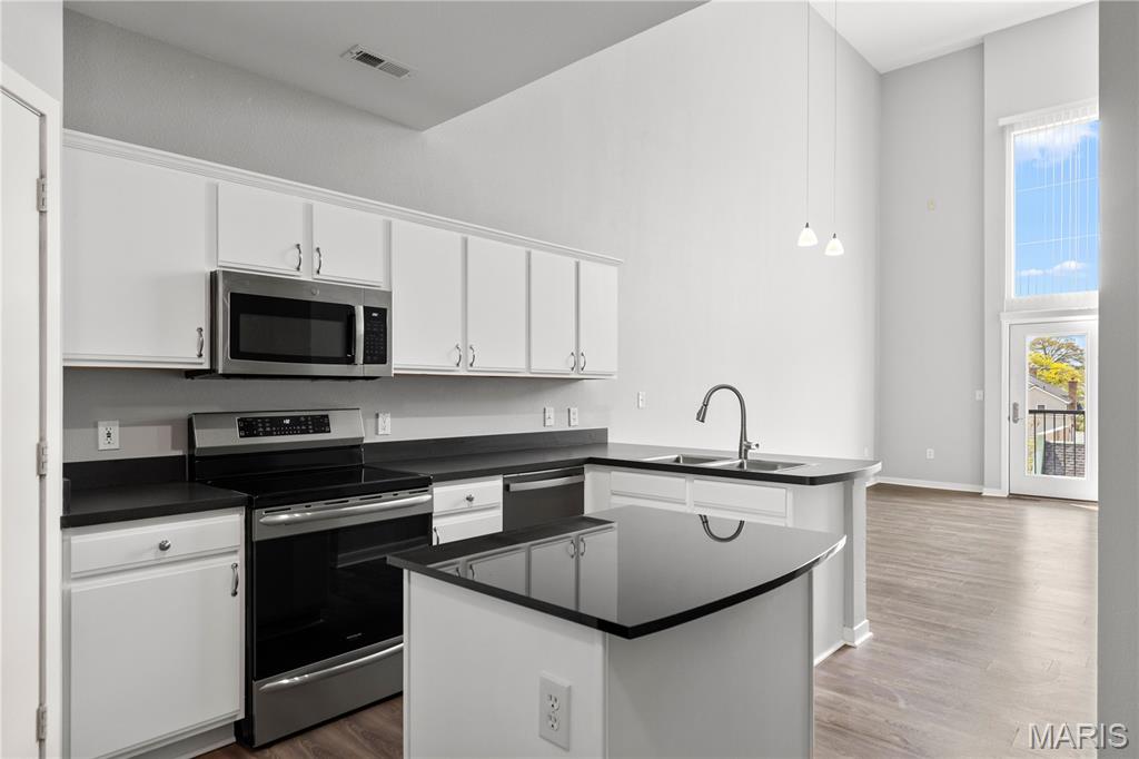 Photo 2 of Condo for sale at 200 S Kirkwood Rd #320, St Louis, MO 63122 | MLS# MIS26041595 | Listing updated on 2026-09-30