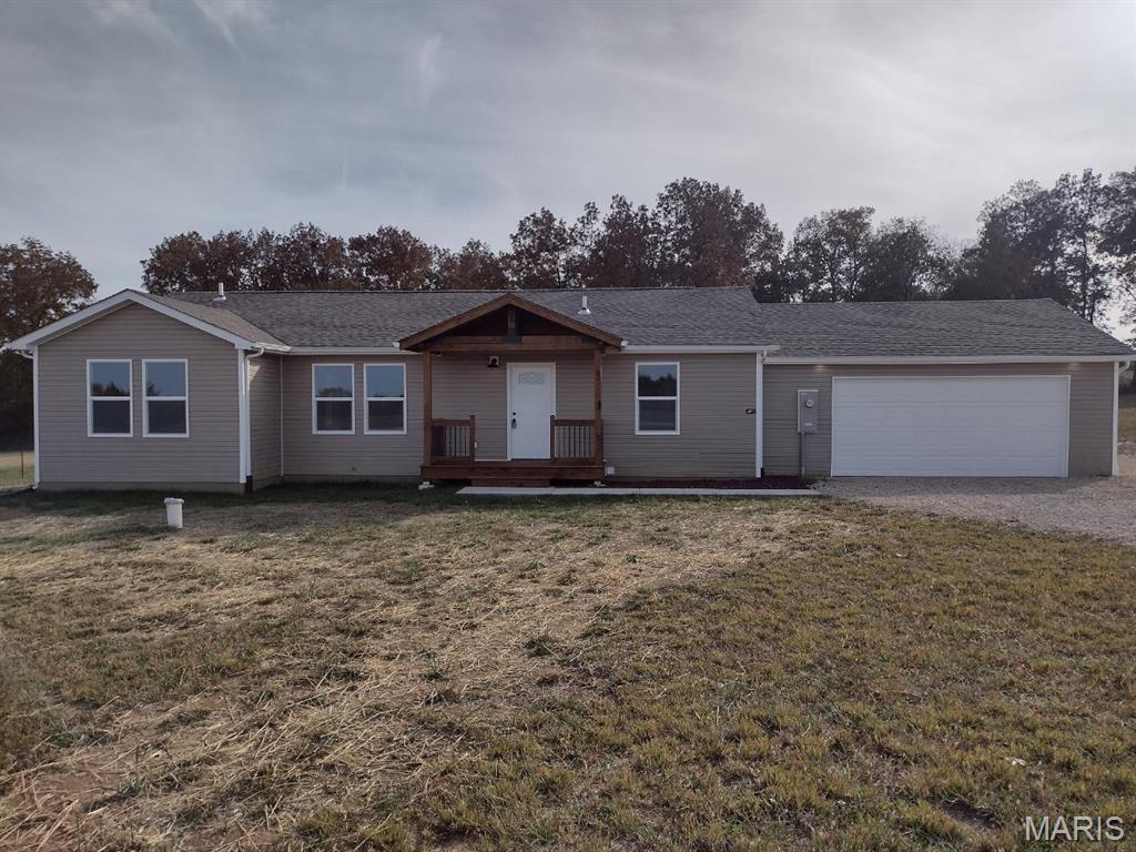 Single family home for sale at 3710 Indigo Bunting Lane, Bismarck, MO 63624 | MLS# MIS26044093