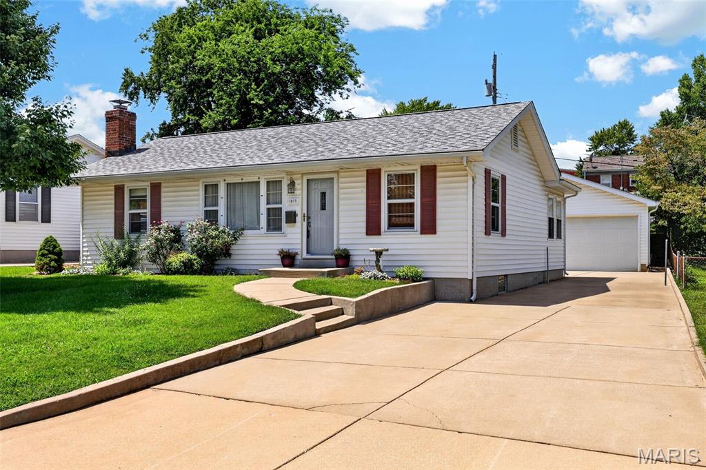 Photo 1 of Sale Pending at 1817 W Clark St, Saint Charles, MO 63301 | MLS# MIS26049873 | Listing updated on 2026-09-21