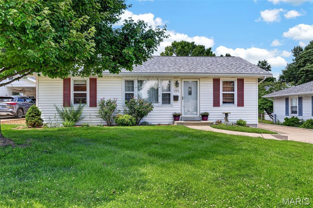 Photo 2 of Sale Pending at 1817 W Clark St, Saint Charles, MO 63301 | MLS# MIS26049873 | Listing updated on 2026-09-21