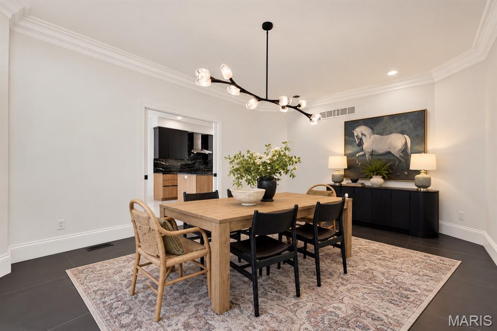 Photo 3 of Condo for sale at 2217 Croydon Walk, Saint Louis, MO 63131 | MLS# MIS26051775 | Listing updated on 2026-10-26
