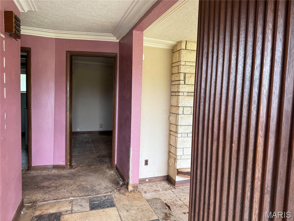 Photo 2 of Sale Pending at 168 Crescent Dr, Lebanon, MO 65536 | MLS# MIS26053074 | Listing updated on 2026-09-21