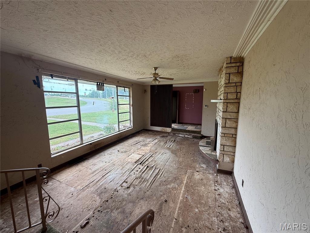 Photo 3 of Sale Pending at 168 Crescent Dr, Lebanon, MO 65536 | MLS# MIS26053074 | Listing updated on 2026-09-21