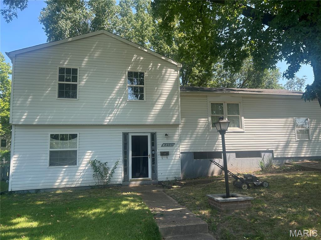 Single family home for sale at 2375 Oakwood Manor Dr, Florissant, MO 63031 | MLS# MIS26055207