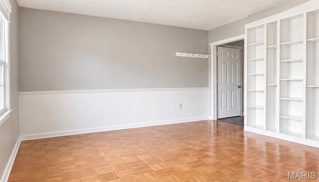 Photo 3 of Single family home for sale at 2715 Independence St, Cape Girardeau, MO 63703 | MLS# MIS26055474 | Listing updated on 2026-10-07