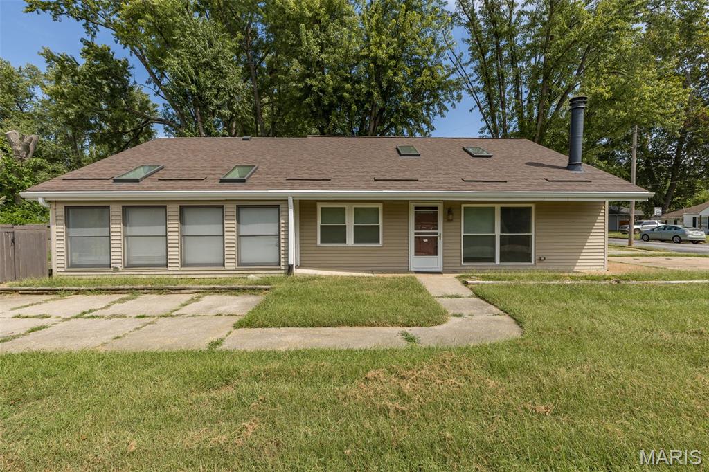 Photo 1 of Single family home for sale at 49 Marie Dr, Saint Charles, MO 63301 | MLS# MIS26058236 | Listing updated on 2026-09-21