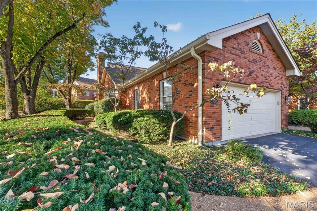Photo 2 of Condo for sale at 13314 Fairfield Cir Dr, Chesterfield, MO 63017 | MLS# MIS26058343 | Listing updated on 2026-10-26