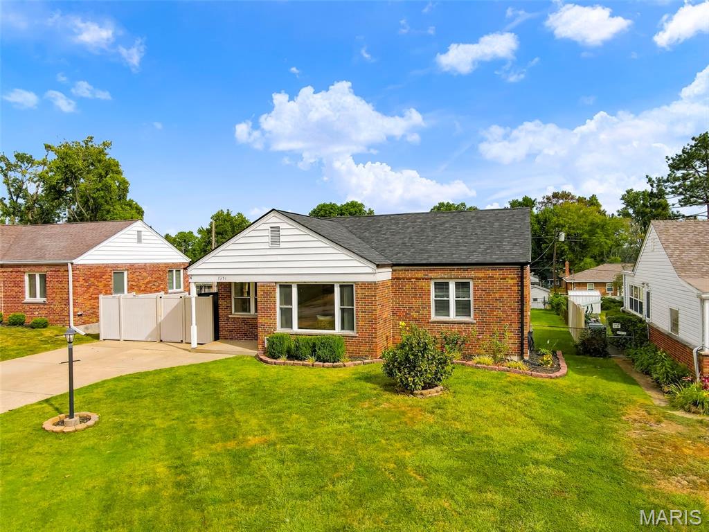 Photo 3 of Single family home for sale at 7351 S Yorkshire Dr, Saint Louis, MO 63123 | MLS# MIS26058848 | Listing updated on 2026-09-21