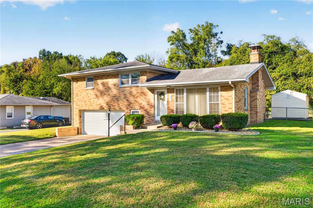 Photo 1 of Single family home for sale at 37 Venus Dr, Belleville, IL 62226 | MLS# MIS26059063 | Listing updated on 2026-10-25