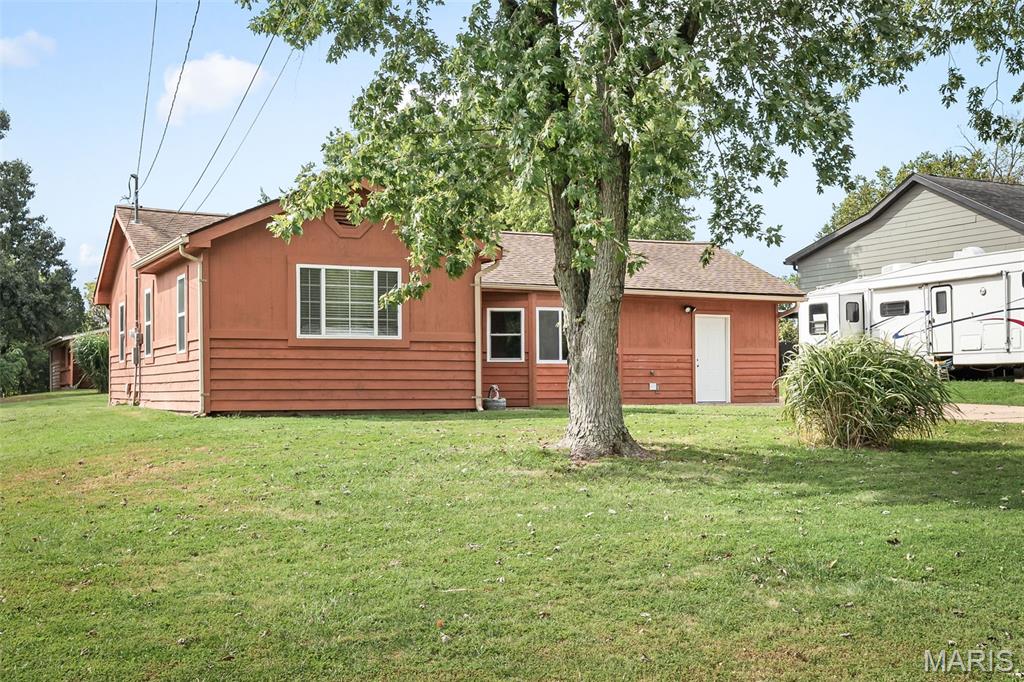 Photo 2 of Sale Pending at 126 Cherry Hl Dr, Fenton, MO 63026 | MLS# MIS26059084 | Listing updated on 2026-10-07