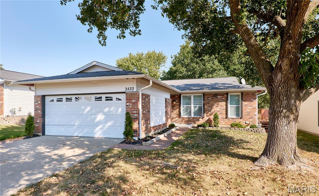 Photo 1 of Single family home for sale at 3533 Woodpath Dr, Florissant, MO 63031 | MLS# MIS26059905 | Listing updated on 2026-09-24