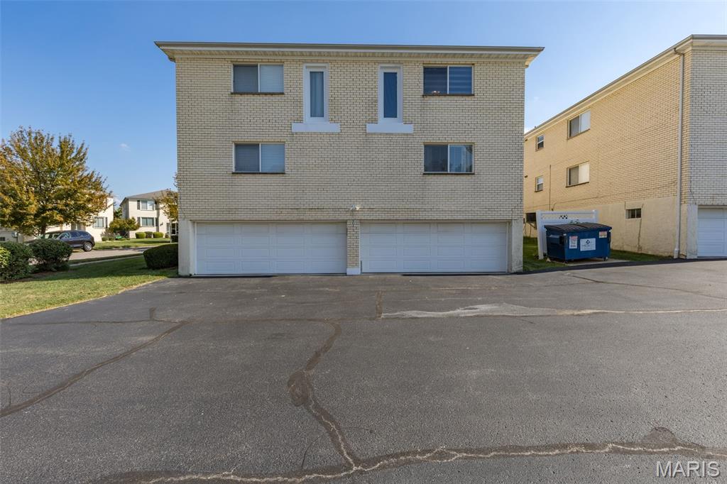 Photo 2 of Condo for sale at 12561 Chardin Pl #3, Saint Louis, MO 63128 | MLS# MIS26060962 | Listing updated on 2026-09-24