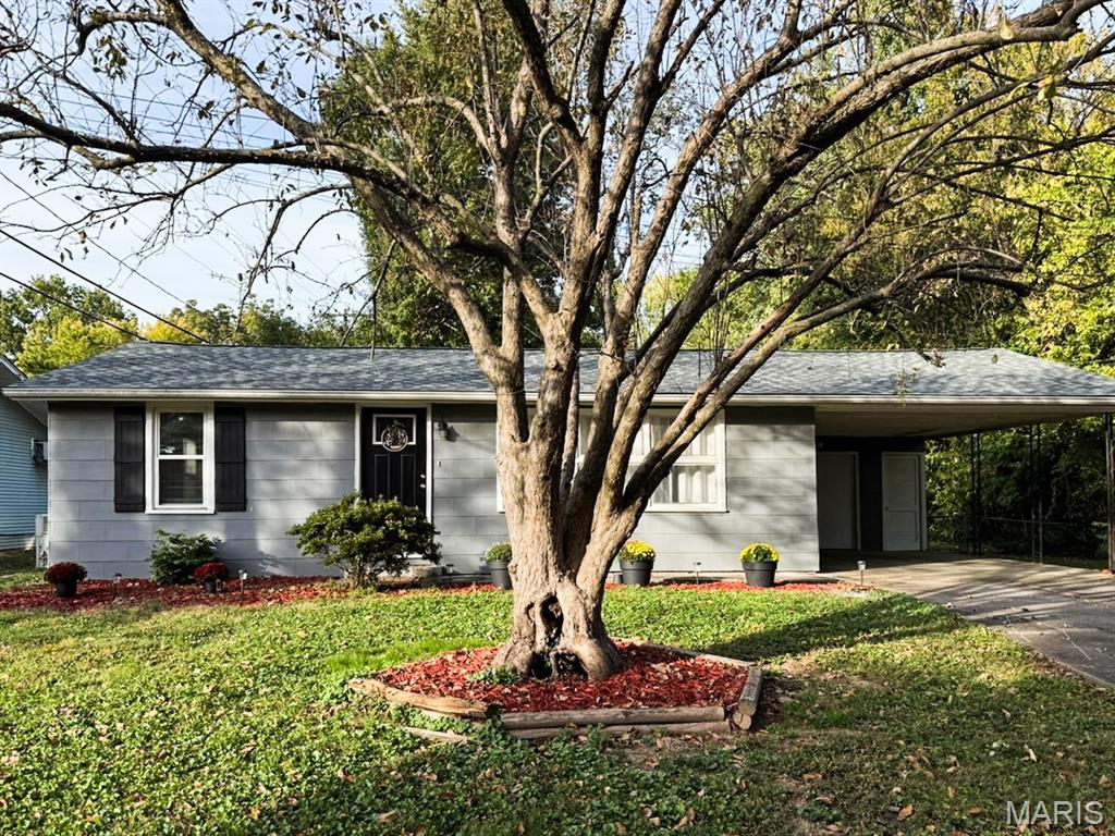 Single family home for sale at 1 Springview Pl, Cape Girardeau, MO 63701 | MLS# MIS26061440
