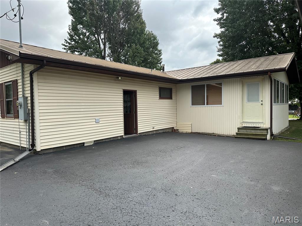 Photo 2 of Single family home for sale at 413 S 3rd Street, Ava, IL 62907 | MLS# MIS26061705 | Listing updated on 2026-09-24