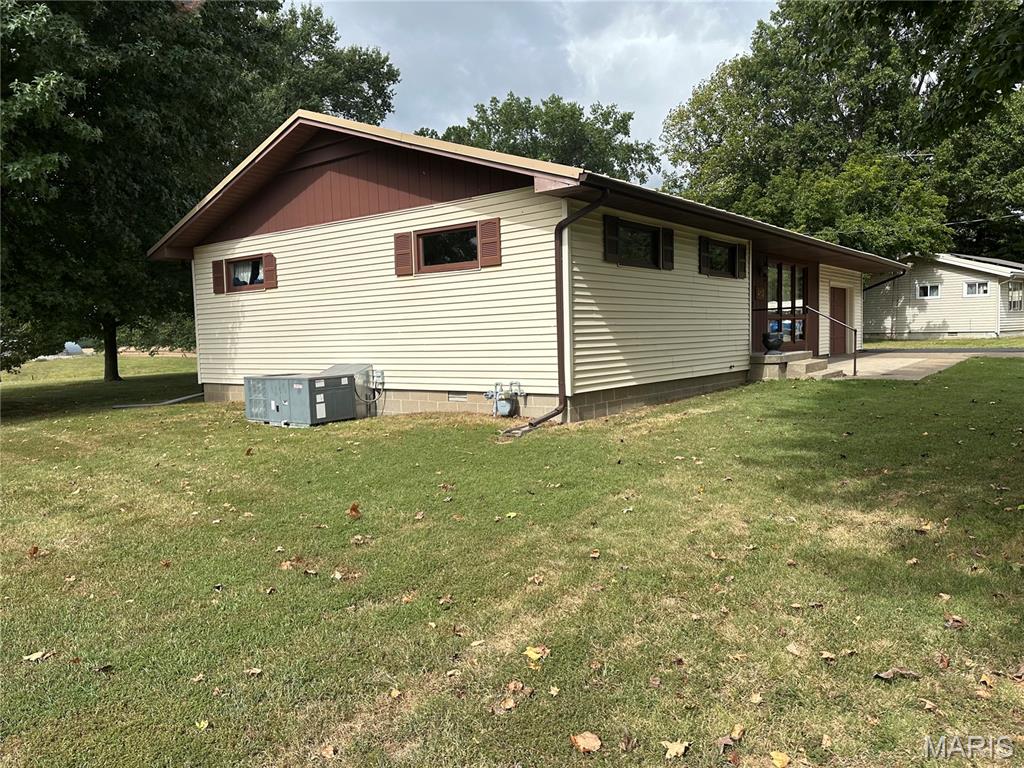 Photo 3 of Single family home for sale at 413 S 3rd Street, Ava, IL 62907 | MLS# MIS26061705 | Listing updated on 2026-09-24