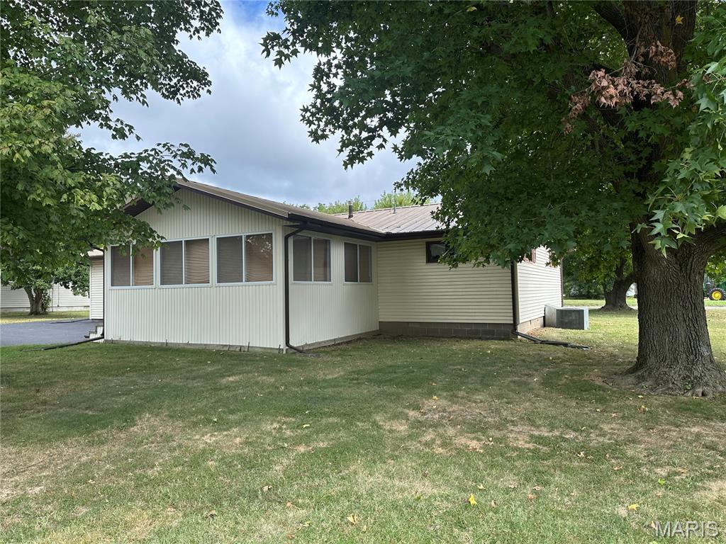 Photo 4 of Single family home for sale at 413 S 3rd Street, Ava, IL 62907 | MLS# MIS26061705 | Listing updated on 2026-09-24