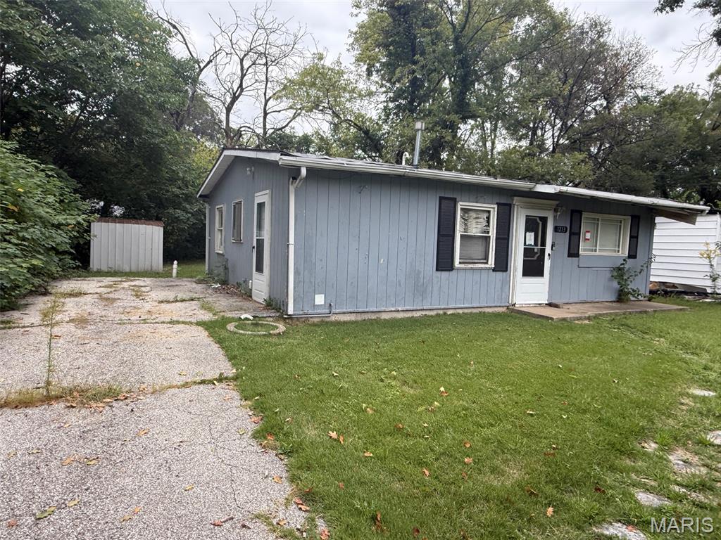 Single family home for sale at 1213 Saint Stephens Dr, East Saint Louis, IL 62206 | MLS# MIS26061711
