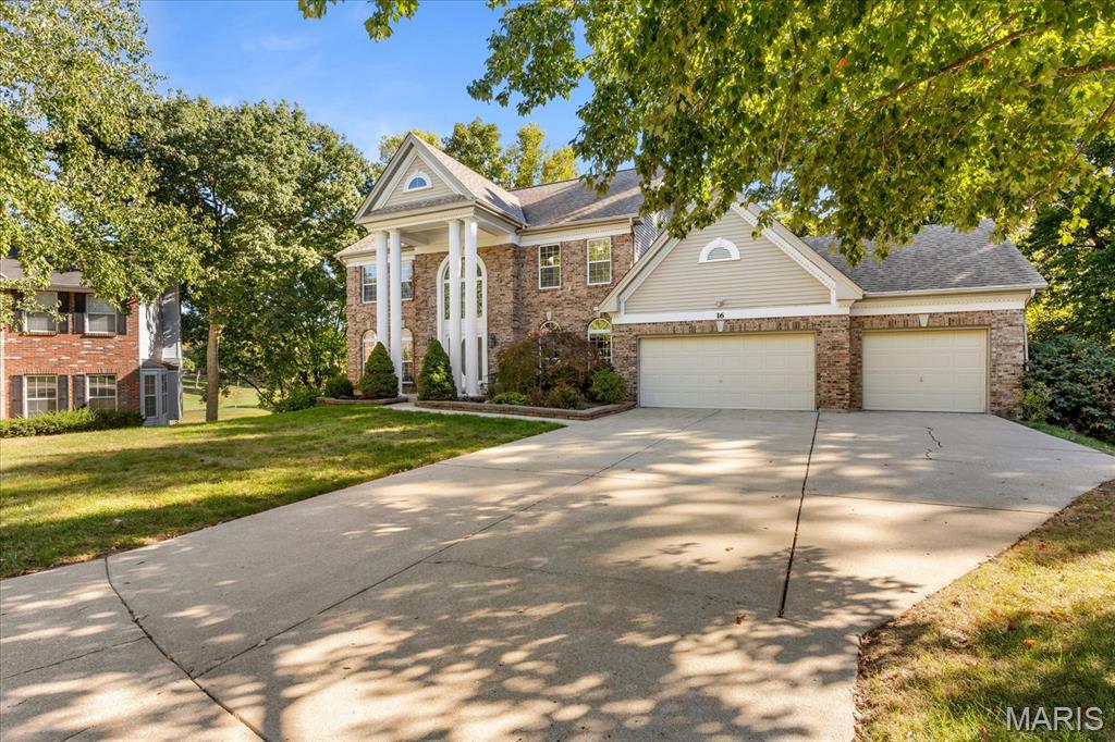 Photo 2 of Single family home for sale at 16 Regatta Bay Ct, Lake Saint Louis, MO 63367 | MLS# MIS26062563 | Listing updated on 2026-10-08