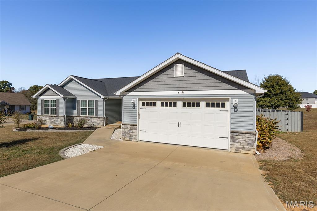 Photo 1 of Single family home for sale at 212 Redbud Dr, Fredericktown, MO 63645 | MLS# MIS26063099 | Listing updated on 2026-10-21