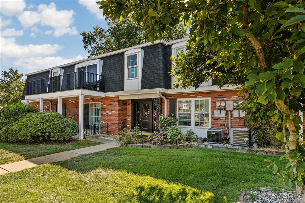 Condo for sale at 853 Dumont Pl #E, Saint Louis, MO 63125 | MLS# MIS26063316