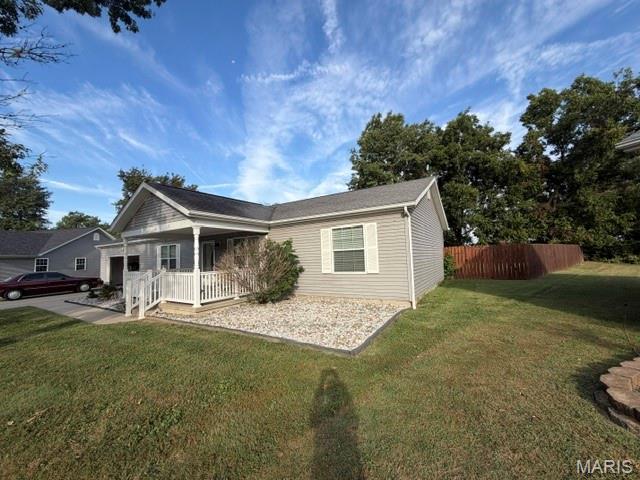 Photo 2 of Single family home for sale at 937 W Maple St, Nashville, IL 62263 | MLS# MIS26063537 | Listing updated on 2026-10-07