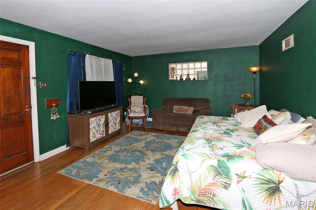 Photo 3 of Single family home for sale at 708 N Elizabeth Ave, Saint Louis, MO 63135 | MLS# MIS26064011 | Listing updated on 2026-10-08
