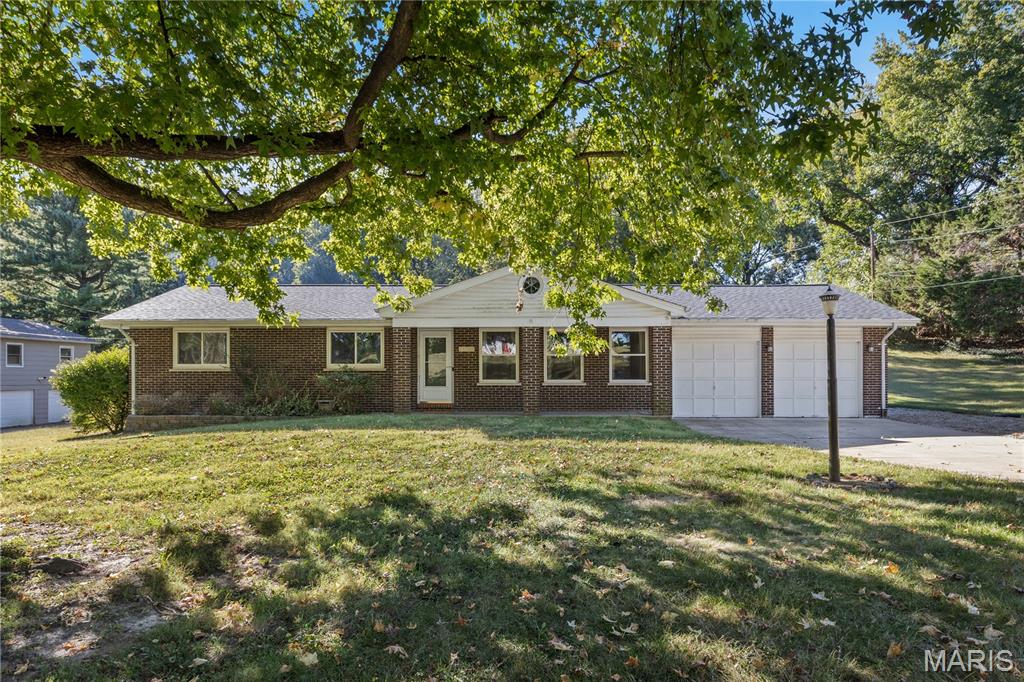 Single family home for sale at 11201 Jerries Ln, Saint Louis, MO 63136 | MLS# MIS26064399