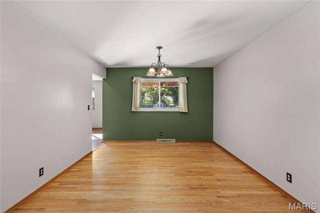 Photo 4 of Single family home for sale at 11201 Jerries Ln, Saint Louis, MO 63136 | MLS# MIS26064399 | Listing updated on 2026-10-08