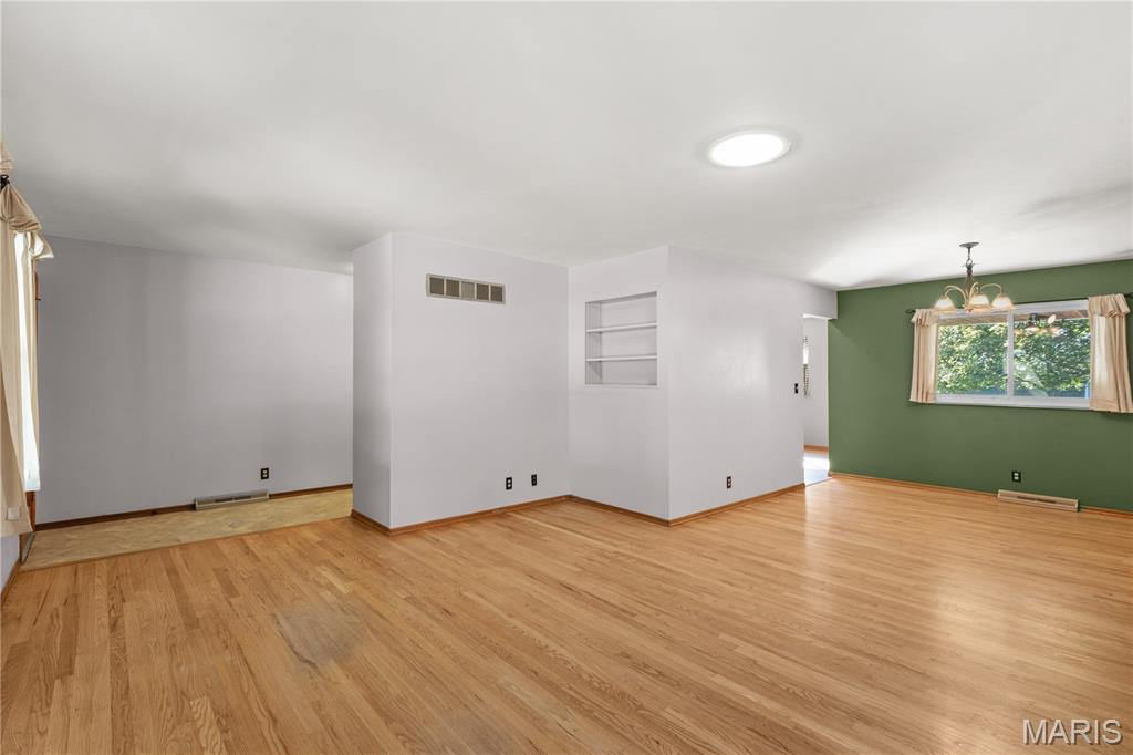 Photo 3 of Single family home for sale at 11201 Jerries Ln, Saint Louis, MO 63136 | MLS# MIS26064399 | Listing updated on 2026-10-08