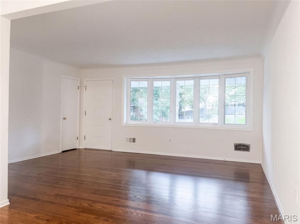 Photo 3 of Single family home for sale at 4917 Hill Dr, Godfrey, IL 62035 | MLS# MIS26064816 | Listing updated on 2026-10-08