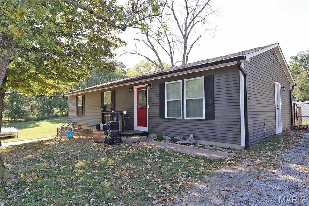 Photo 3 of Single family home for sale at 389 Country Clb Dr, Cape Girardeau, MO 63701 | MLS# MIS26065161 | Listing updated on 2026-10-15