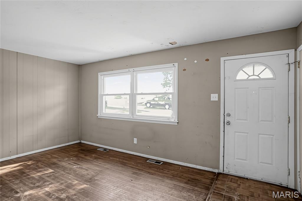 Photo 4 of Single family home for sale at 12025 Lavida Ave, Saint Louis, MO 63138 | MLS# MIS26066673 | Listing updated on 2026-10-24