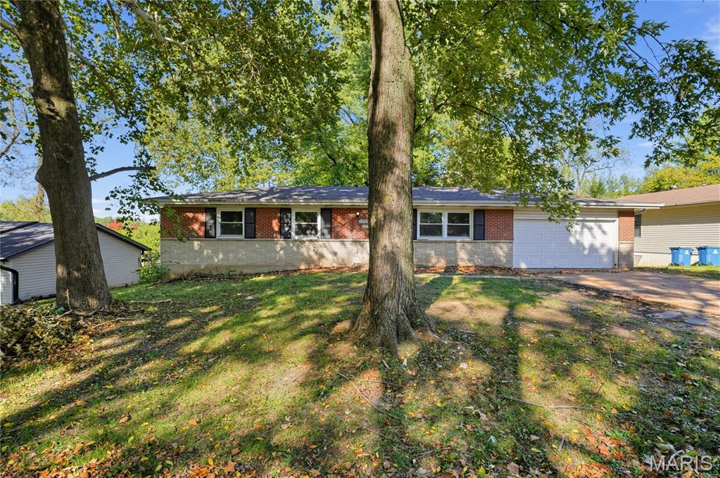 Photo 2 of Single family home for sale at 12025 Lavida Ave, Saint Louis, MO 63138 | MLS# MIS26066673 | Listing updated on 2026-10-24