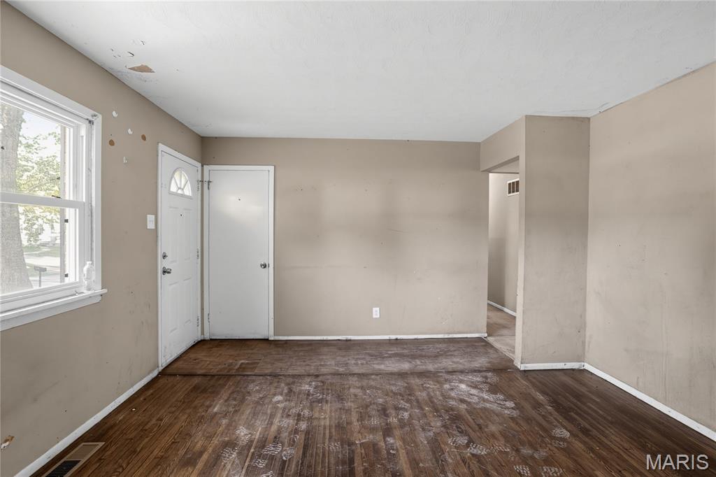 Photo 3 of Single family home for sale at 12025 Lavida Ave, Saint Louis, MO 63138 | MLS# MIS26066673 | Listing updated on 2026-10-24