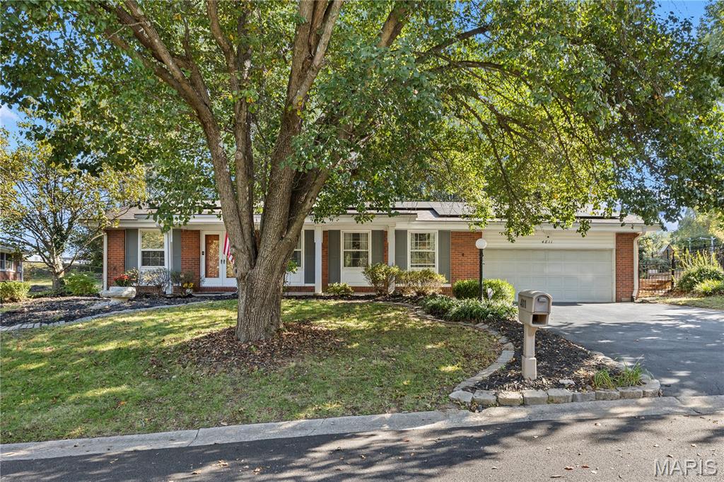 Single family home for sale at 4811 Blu Fountain Dr, Godfrey, IL 62035 | MLS# MIS26067183