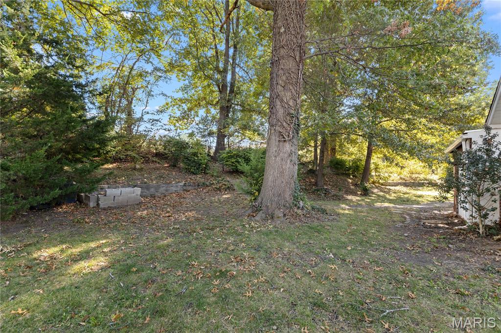 Photo 3 of Single family home for sale at 4811 Blu Fountain Dr, Godfrey, IL 62035 | MLS# MIS26067183 | Listing updated on 2026-10-26