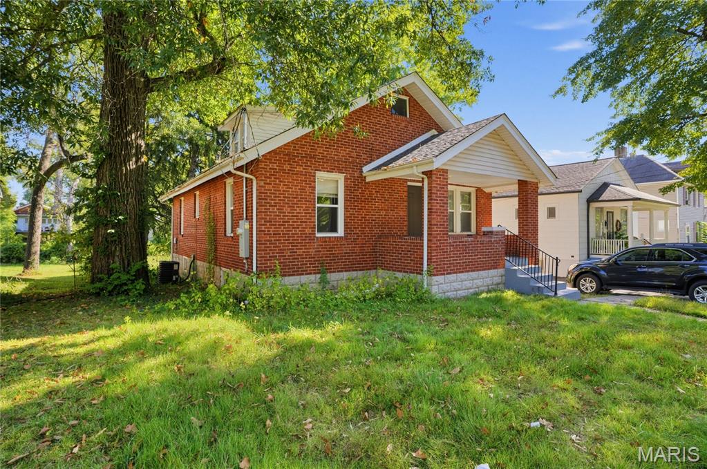 Photo 1 of Single family home for sale at 300 S Clark Ave, Saint Louis, MO 63135 | MLS# MIS26067650 | Listing updated on 2026-10-24